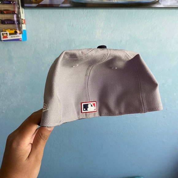 Cleveland Indians hat - Picture 3 of 3